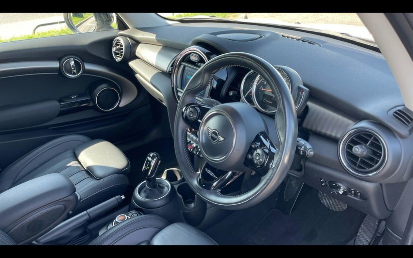 Mini Hatch 3-Door Hatch Cooper Exclusive YB69XJT White #6