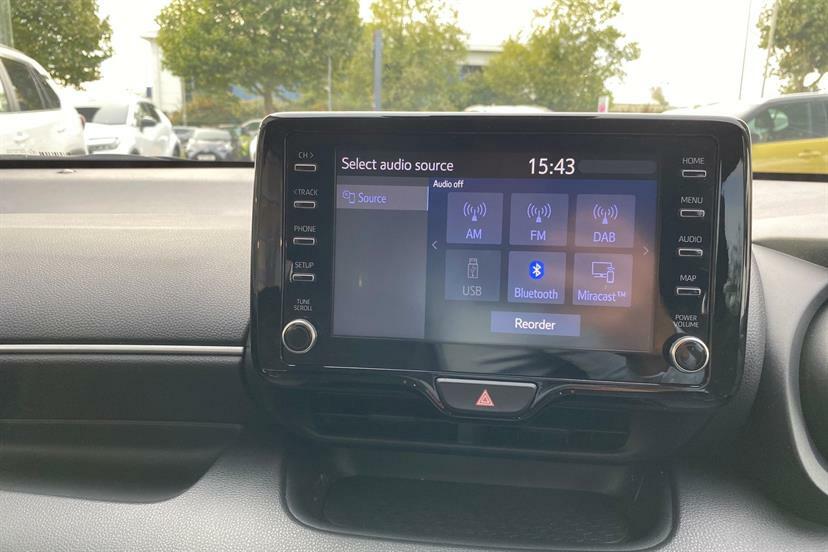 Toyota Yaris 1.5 Hybrid Design Cvt Grey #6