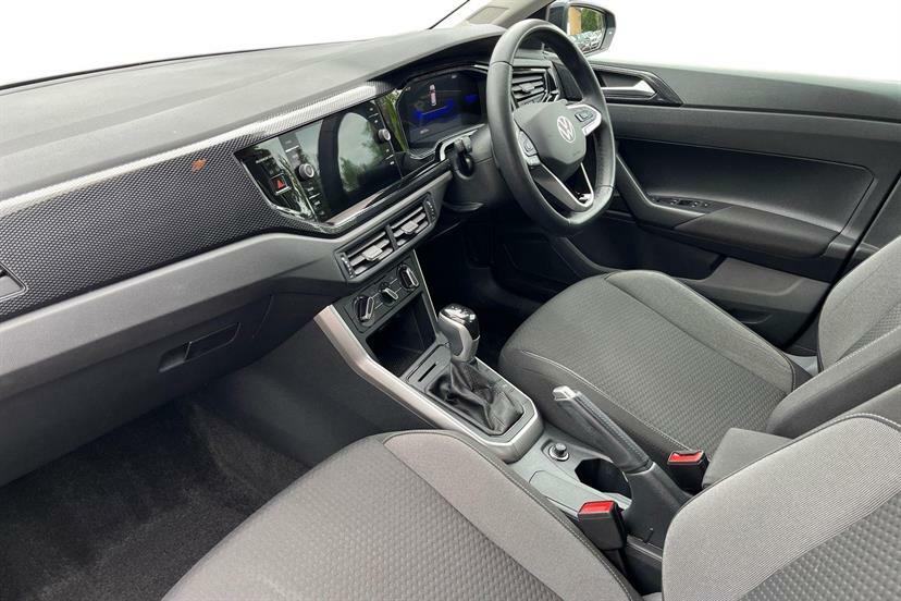 Volkswagen Polo 1.0 Tsi Life Dsg Black #2