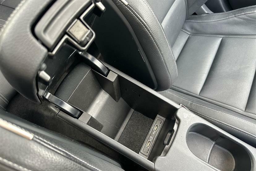 Mercedes-Benz GLA Class Gla 200 D Se Black #25