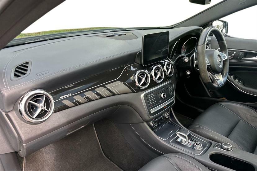 Mercedes-Benz GLA Class Gla 200 D Se Black #9