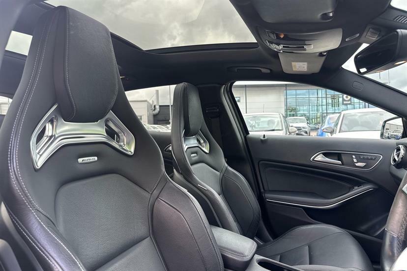 Mercedes-Benz GLA Class Gla 200 D Se Black #28