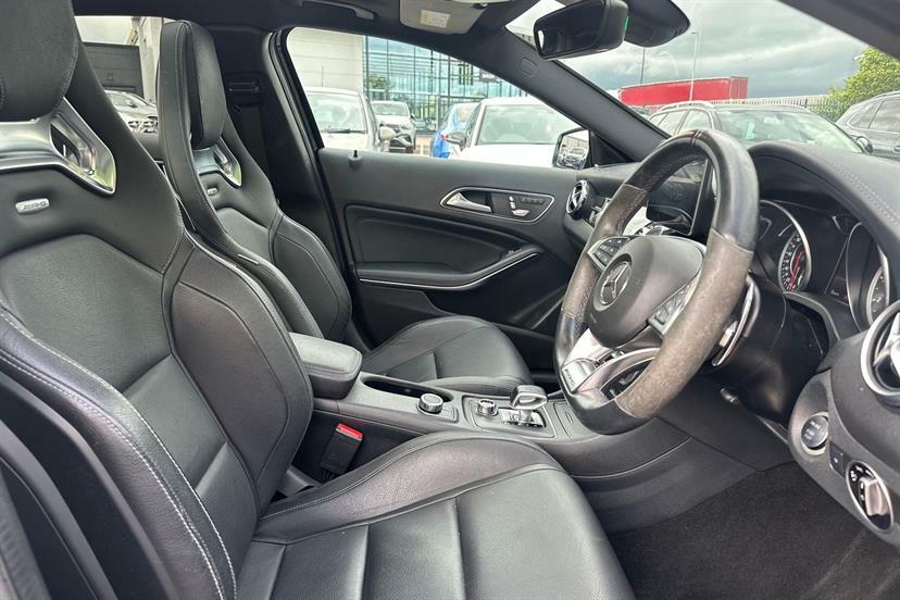 Mercedes-Benz GLA Class Gla 200 D Se Black #27