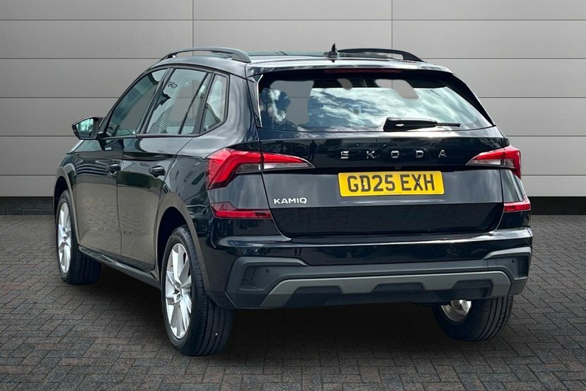 Skoda Kamiq 1.0 Tsi Se Edition Suv Dsg 116 Ps GD25EXH Black #3
