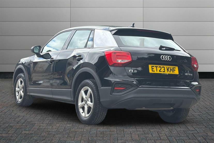 Audi Q2 30 Tfsi Technik Black #3