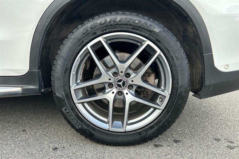 Mercedes-Benz GLC Class 350D 4Matic Amg Line Premium 9G-tronic White #4