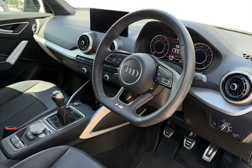 Audi Q2 30 Tfsi Black Edition Black #6