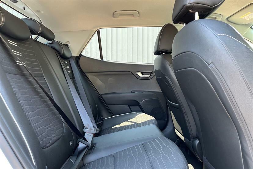 Kia Stonic 1.0T Gdi 98 2 Grey #17