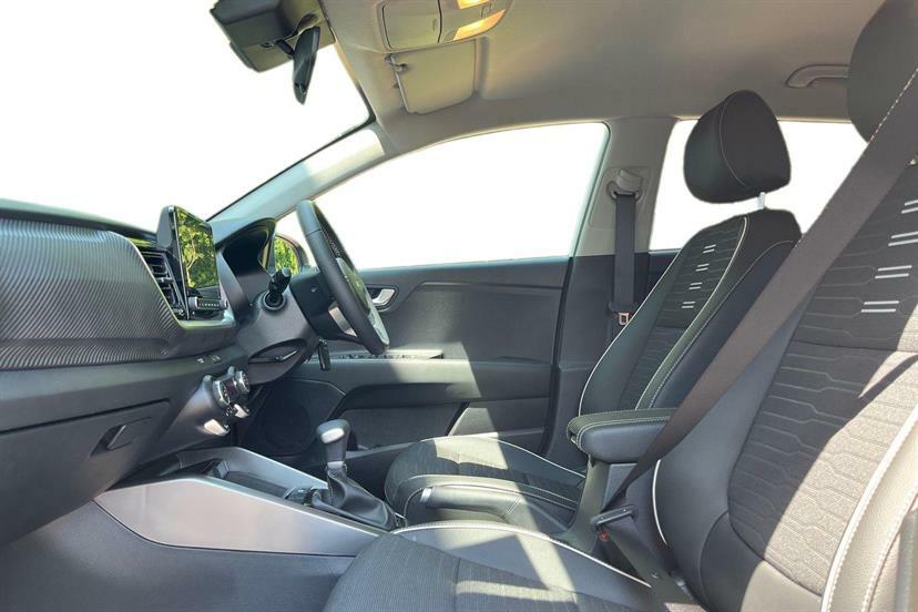 Kia Stonic 1.0T Gdi 98 Gt-line Dct White #2