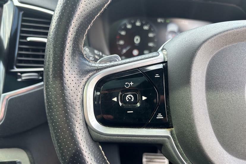 Volvo XC90 2.0 D5 Powerpulse R-design Silver #21