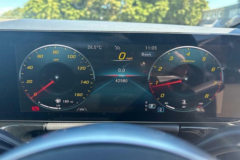 Mercedes-Benz GLA Class 200 Amg Line Executive Black #6