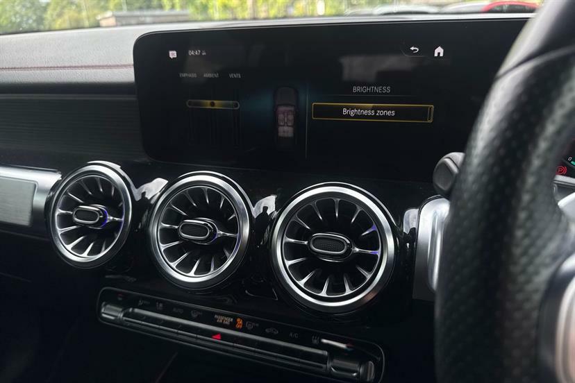 Mercedes-Benz EQB Amg Line Silver #27