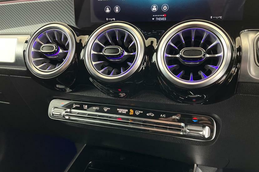 Mercedes-Benz GLB Class Glb 200D Amg Line Executive 8G-tronic White #22