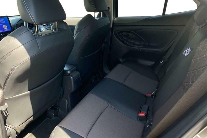Toyota Yaris Cross Design Grey #12