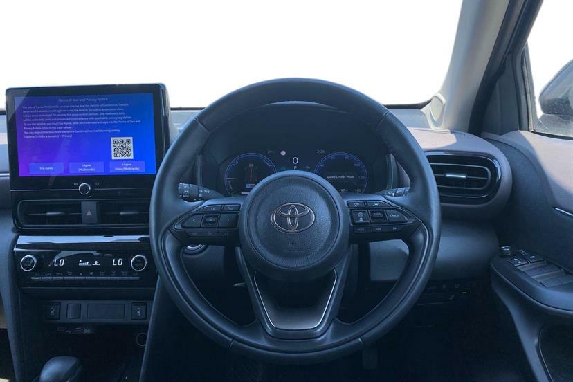 Toyota Yaris Cross Design Grey #8