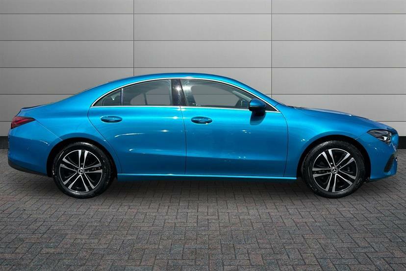 Mercedes-Benz CLA Class 180 Sport Edition Tip Blue #3