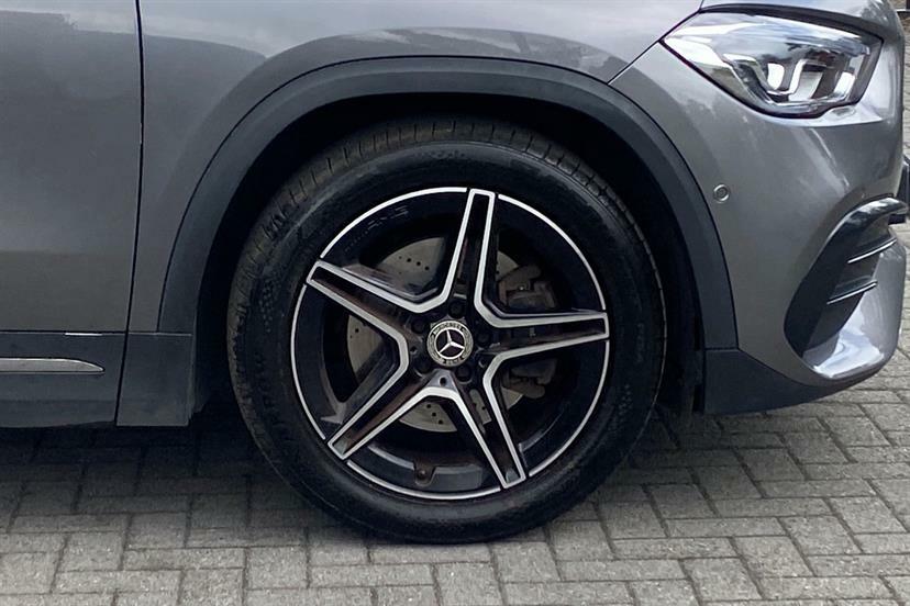 Mercedes-Benz GLA Class 200 Amg Line Premium Grey #4