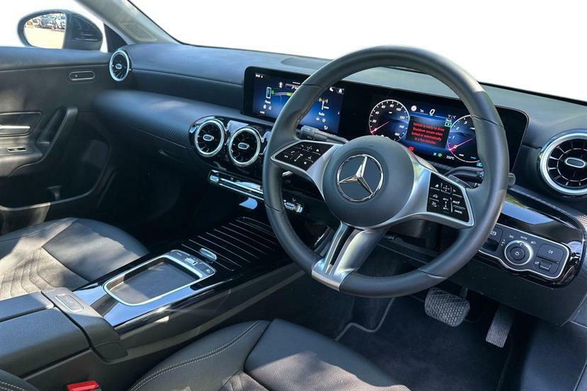 Mercedes-Benz CLA Class 180 Sport Edition Tip Black #4