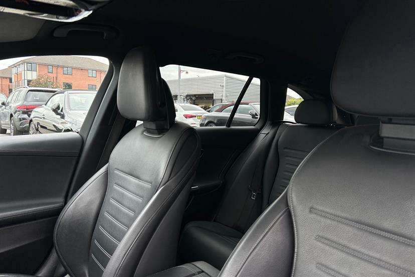 Mercedes-Benz C Class Saloon Grey #19