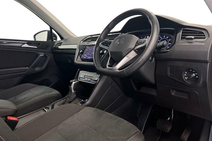 Volkswagen Tiguan 1.5 Tsi 150 Elegance Dsg Black #6