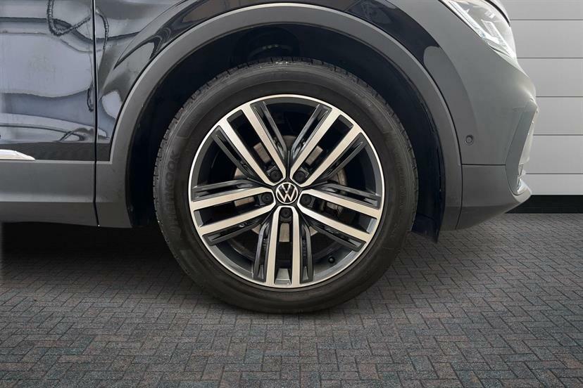 Volkswagen Tiguan 1.5 Tsi 150 Elegance Dsg Black #5