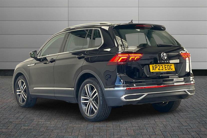 Volkswagen Tiguan 1.5 Tsi 150 Elegance Dsg Black #3
