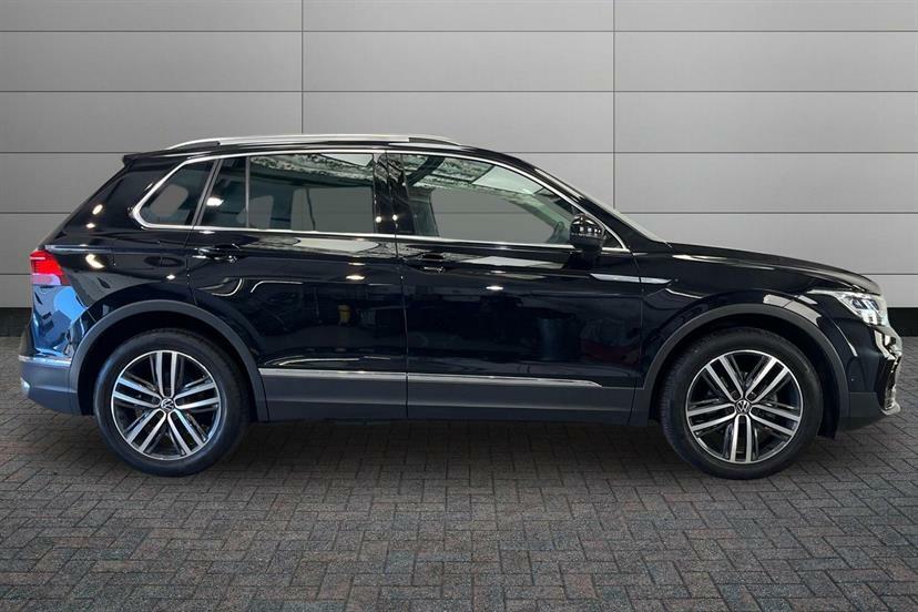 Volkswagen Tiguan 1.5 Tsi 150 Elegance Dsg Black #4