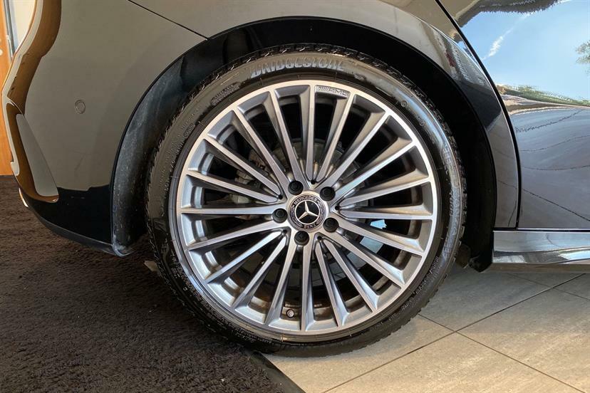 Mercedes-Benz A Class A180 Amg Line Premium Black #4