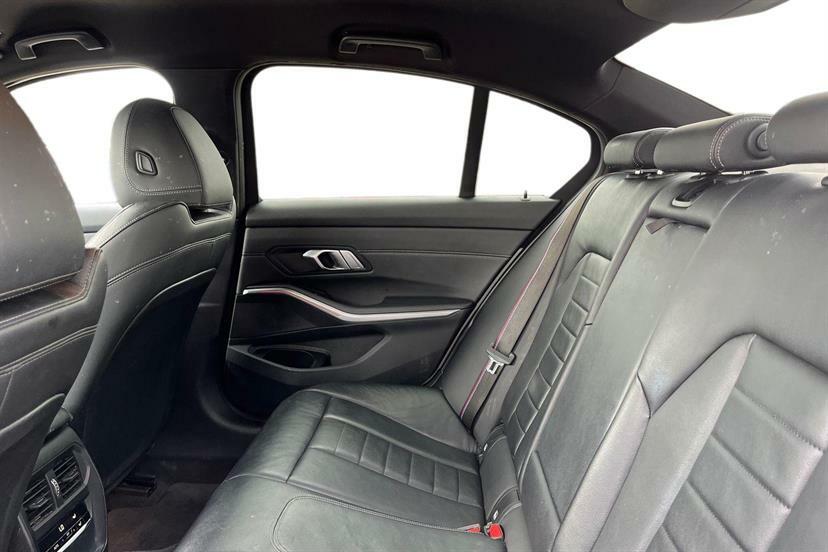 BMW 3 Series Saloon White #10