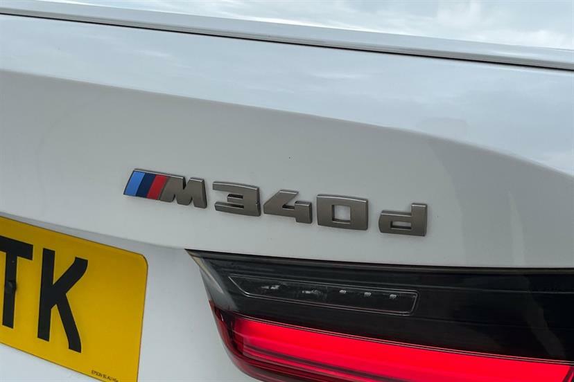BMW 3 Series Saloon White #13