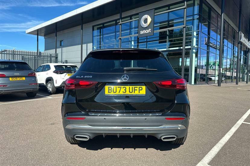 Mercedes-Benz GLA Class Gla 200 Exclusive Launch Edition White #37