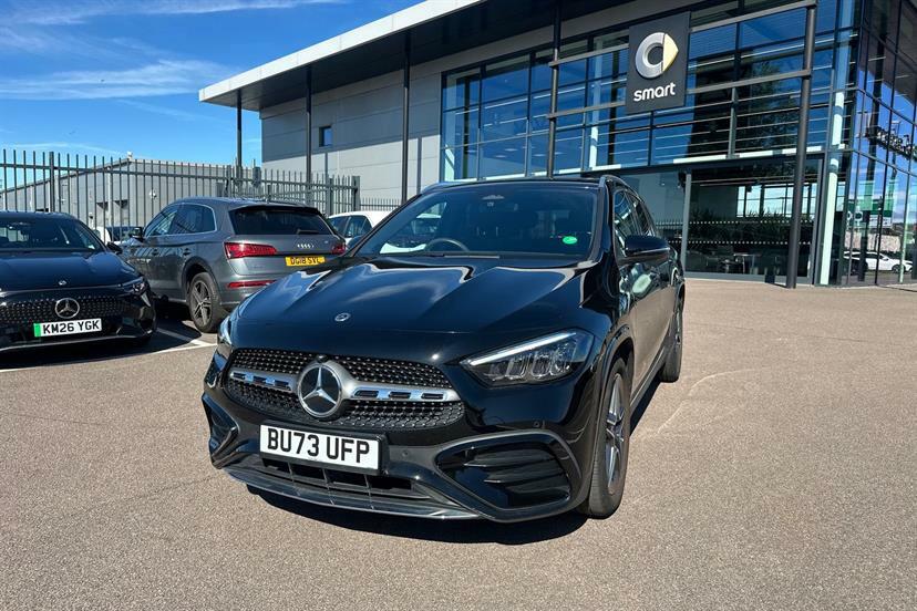 Mercedes-Benz GLA Class Gla 200 Exclusive Launch Edition White #27