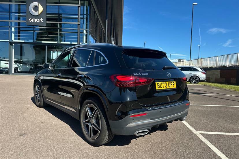 Mercedes-Benz GLA Class Gla 200 Exclusive Launch Edition White #39