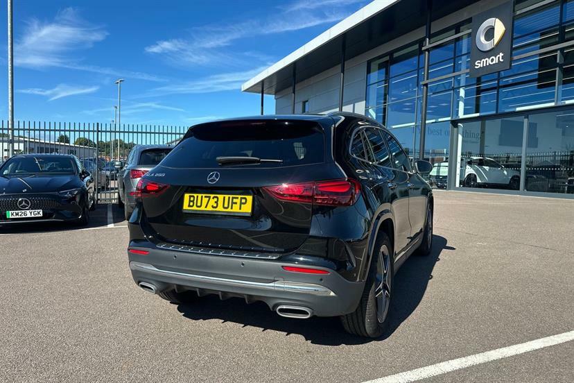 Mercedes-Benz GLA Class Gla 200 Exclusive Launch Edition White #36