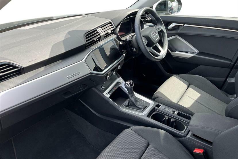 Audi Q3 35 Tfsi Sport S Tronic Black #2