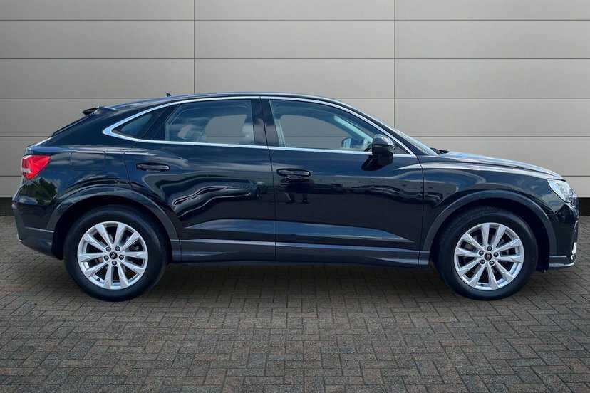 Audi Q3 1.5 Tfsi Cod 35 Sport Sportback S Troni AU74LUR Black #4