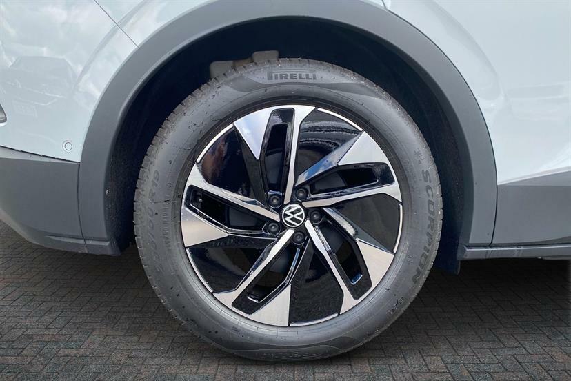 Volkswagen ID.4 210Kw Match Pro 77Kwh White #4