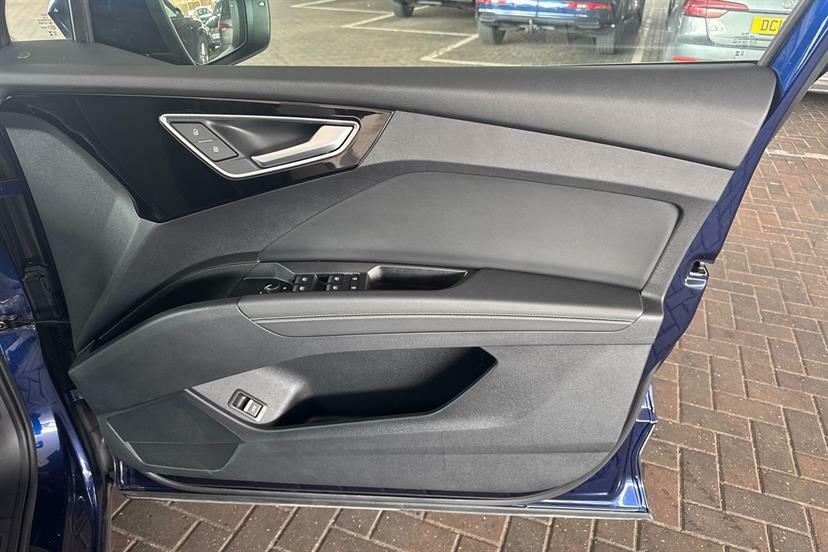 Audi Q4 E Tron Estate Black #25