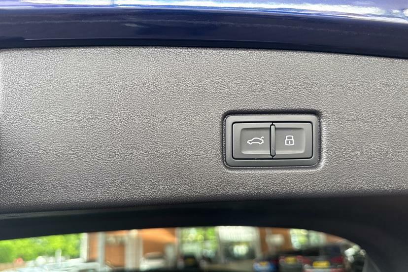 Audi Q4 E Tron Estate Black #27