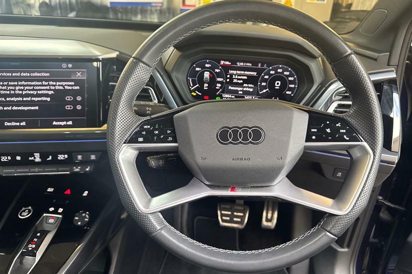 Audi Q4 E Tron Estate Black #31