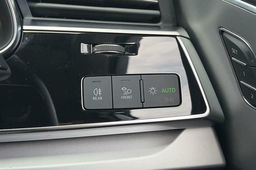 Audi Q7 3L S Line White #17