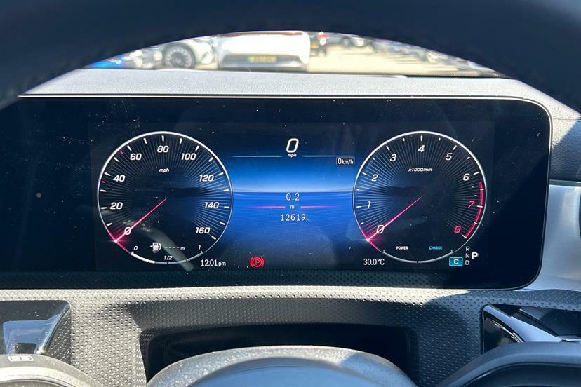 Mercedes-Benz CLA Class 200 Amg Line Premium Plus Tip Blue #5