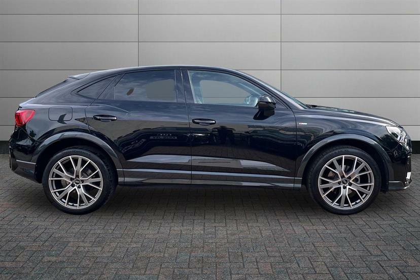 Audi Q3 35 Tfsi Black Edition S Tronic Tech Pack Black #3