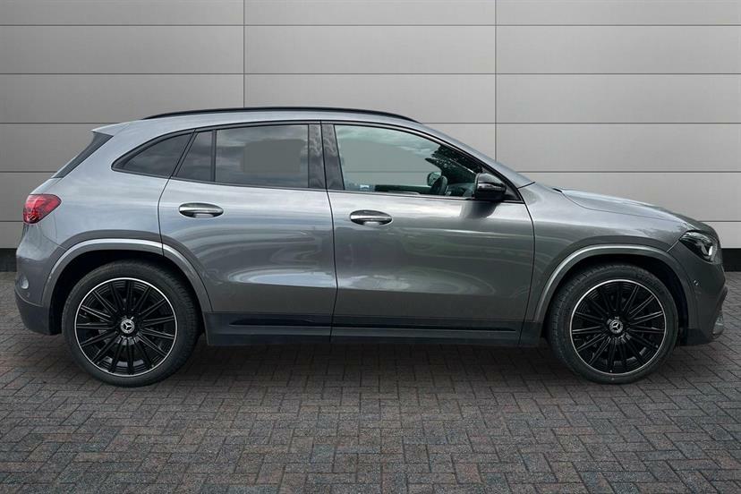 Mercedes-Benz GLA Class 200D Amg Line Premium Plus Grey #3