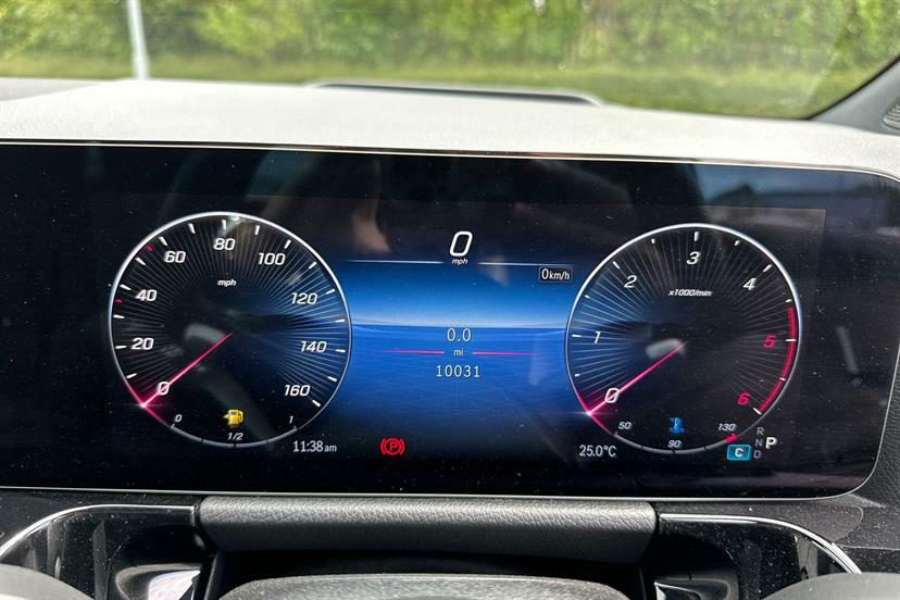 Mercedes-Benz GLA Class 200D Amg Line Premium Plus Grey #6