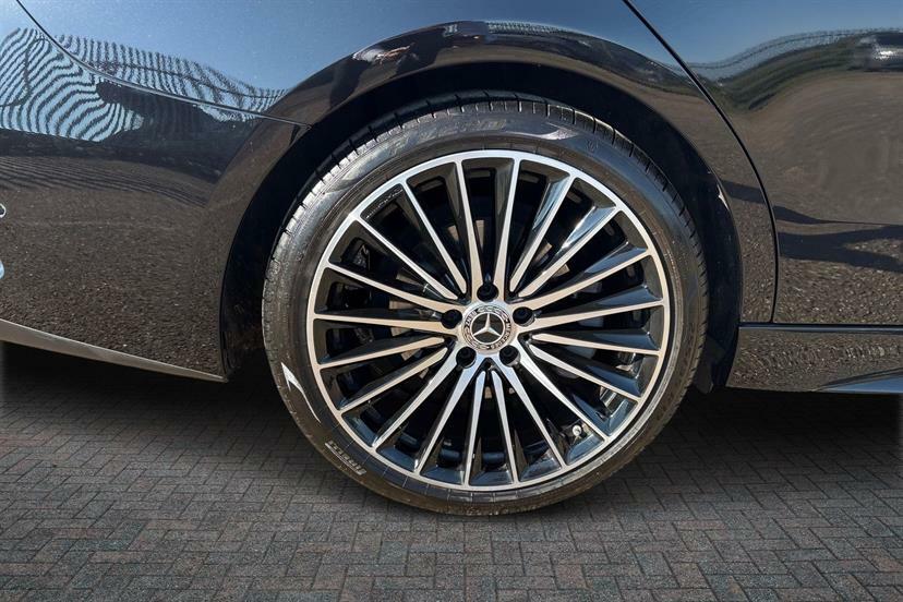Mercedes-Benz C Class C200 Amg Line Premium Plus 9G-tronic Black #4