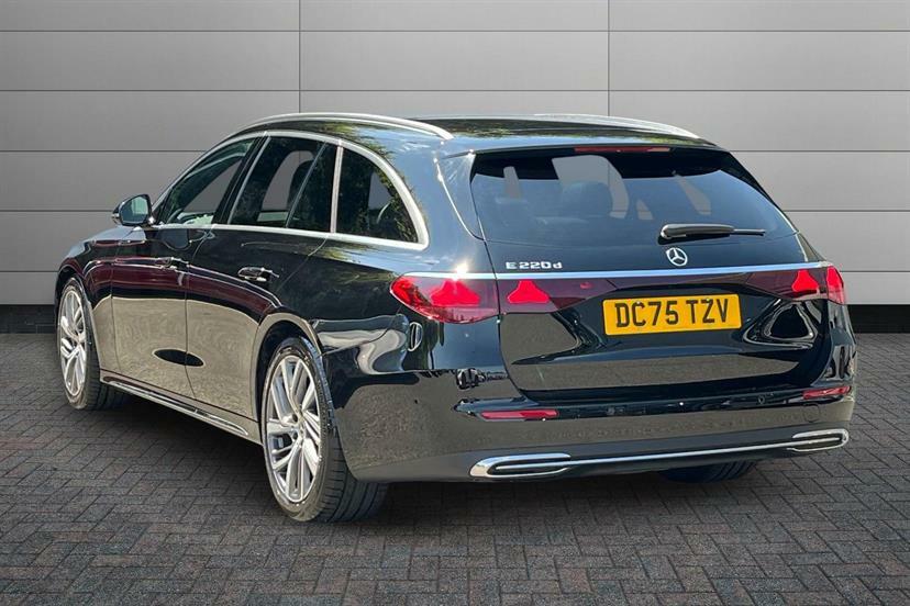Mercedes-Benz E Class E220d Exclusive Premium 9G-tronic Black #2