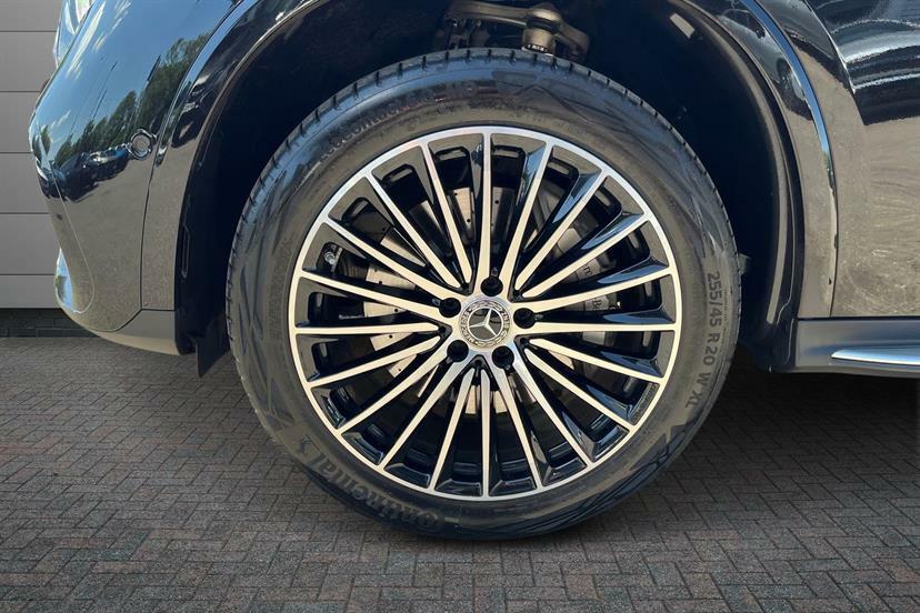 Mercedes-Benz GLC Class 300E 4Matic Amg Line Prem Plus 9G-tronic Black #4