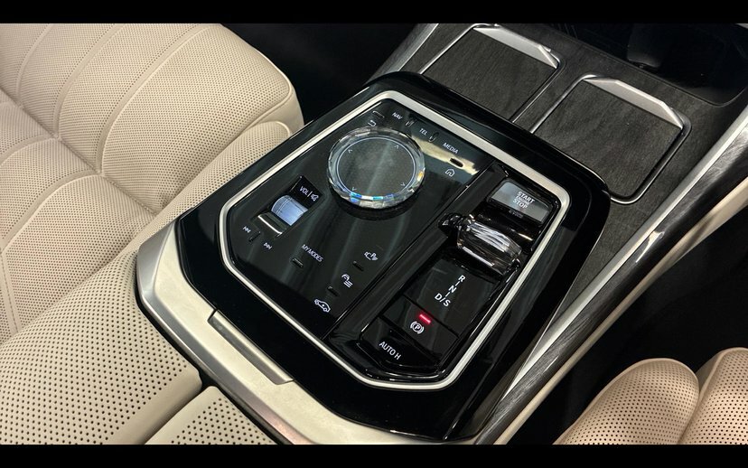 BMW 7 Series 750E Xdrive M Sport Grey #10