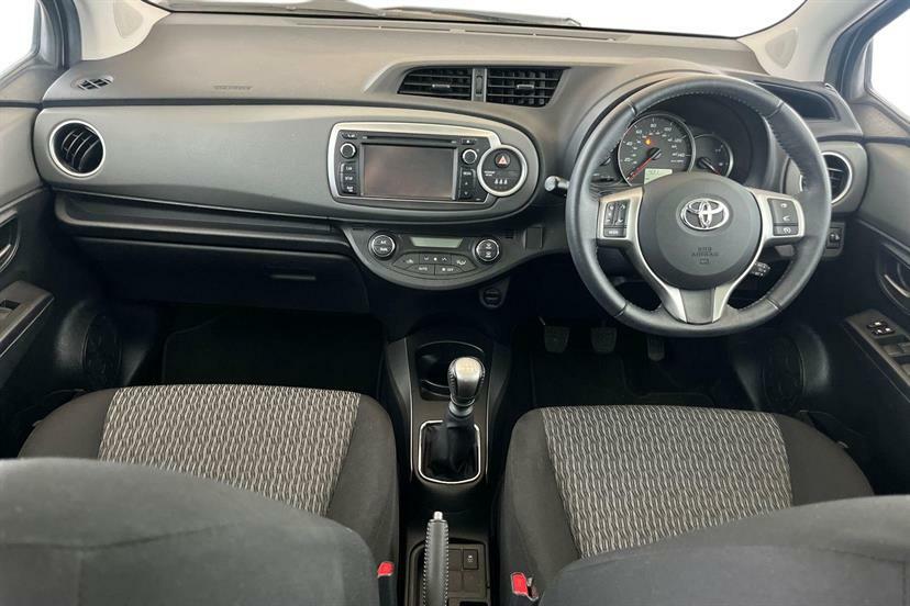 Toyota Yaris 1.33 Vvt-i Icon Silver #6